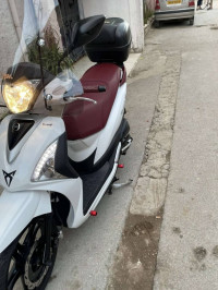 motos-et-scooters-sym-st-2023-beni-tamou-blida-algerie