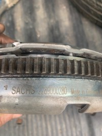 المحرك-و-علبة-السرعة-kit-embrayage-avec-volant-moteur-بئر-خادم-الجزائر