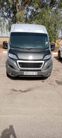 عربة-نقل-peugeot-boxer-2014-بئر-توتة-الجزائر