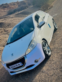 voitures-peugeot-208-2015-allure-ain-temouchent-algerie