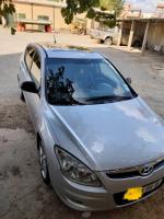 moyenne-berline-hyundai-i30-2011-toute-options-bouira-algerie