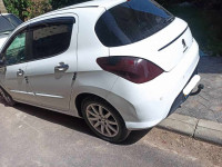 moyenne-berline-peugeot-308-2012-tizi-ouzou-algerie