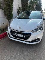 voitures-peugeot-208-2015-allure-facelift-chlef-algerie