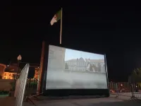 Grand écran gonflable pour projection 