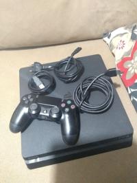 يد-التحكم-و-جهاز-المحاكاة-فرصة-ممتازة-للبيع-ps4-slim-الأغواط-الجزائر