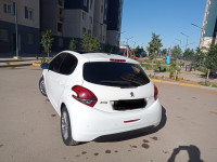 voitures-peugeot-208-2018-facelift-damous-tipaza-algerie