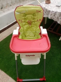Chaise haute slim pour bébé Babymoov