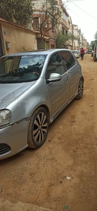سيارات-volkswagen-golf-5-2006-شراقة-الجزائر