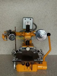 Machine pour le marquage à chaud