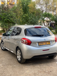 voitures-peugeot-208-2014-silver-line-blida-algerie