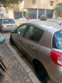 voitures-renault-clio-3-2012-bab-ezzouar-alger-algerie