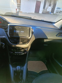 voitures-peugeot-208-2015-allure-facelift-chevalley-alger-algerie