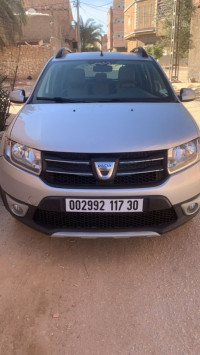 voitures-dacia-sandero-2017-ouargla-algerie