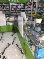 medecine-sante-vendeur-en-pharmacie-baba-hassen-alger-algerie