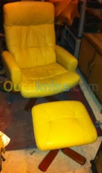 Fauteuil de relaxation pivotant + pouf