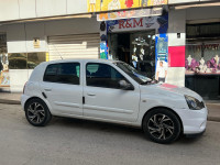 voitures-renault-clio-campus-2012-tiaret-algerie