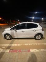 voitures-peugeot-208-2013-laghouat-algerie