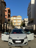 voitures-peugeot-208-2016-gt-line-bordj-el-kiffan-alger-algerie