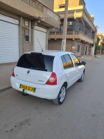 voitures-renault-clio-campus-2012-bye-tighennif-mascara-algerie