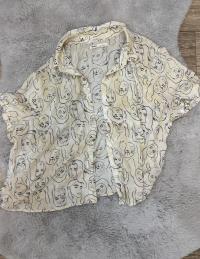 ملابس-علوية-شميز-pull-bear-عصرية-بنقشة-وجوه-بحالة-ممتازة-بئر-الجير-وهران-الجزائر