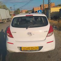 السيارات-النفعية-hyundai-i20-2014-أم-الطوب-سكيكدة-الجزائر