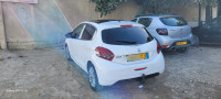 voitures-peugeot-208-2015-allure-facelift-reghaia-alger-algerie