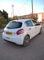 voitures-peugeot-208-2014-active-reghaia-alger-algerie