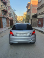 voitures-peugeot-207-2011-allure-constantine-algerie