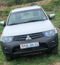 voitures-mitsubishi-l200-2014-beni-haoua-chlef-algerie