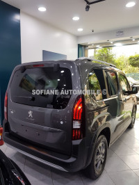 voitures-peugeot-rifter-2022-allure-toit-rouiba-alger-algerie