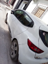 voitures-renault-clio-4-2014-dynamique-batna-algerie