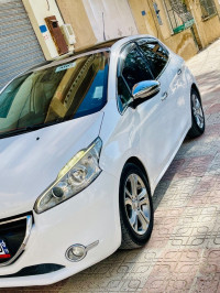 voitures-peugeot-208-2015-allure-msila-algerie