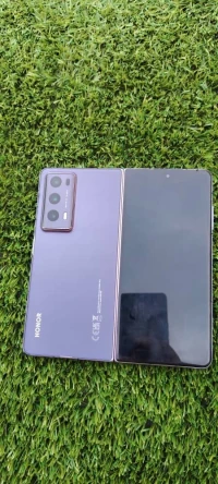 Honor Magic v2