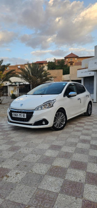 voitures-peugeot-208-2015-access-facelift-batna-algerie