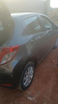 سيارات-toyota-yaris-2012-hatchback-عين-بنيان-الجزائر