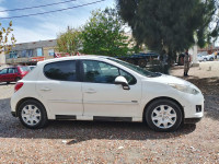 voitures-peugeot-207-2013-new-active-jijel-algerie