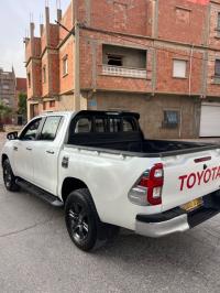 السيارات-النفعية-toyota-hilux-2022-legend-dc-4x4-pack-luxe-المحمدية-معسكر-الجزائر