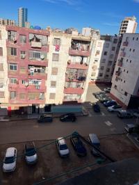 شقة-بيع-4-غرف-وهران-بئر-الجير-الجزائر