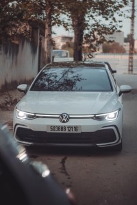 سيارات-volkswagen-golf-8-2021-r-line-المدية-الجزائر