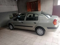 voitures-renault-clio-classique-2004-chiffa-blida-algerie