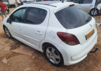 voitures-peugeot-207-2012-allure-skikda-algerie