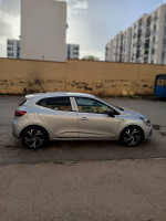 voitures-renault-clio-5-2022-rs-line-ain-naadja-alger-algerie