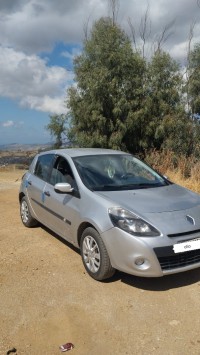 سيارات-renault-clio-3-2009-الناصرية-بومرداس-الجزائر