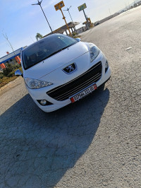 voitures-peugeot-207-2011-allure-batna-algerie