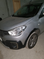 voitures-renault-kangoo-2024-stepway-dar-el-beida-alger-algerie