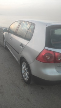 voitures-volkswagen-golf-5-2004-cherchell-tipaza-algerie