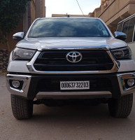 automobiles-vehicules-toyota-hilux-2022-laghouat-algerie