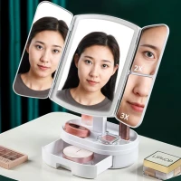 Miroir de Maquillage Pliable 52 LED  Triple Zoom pour un Maquillage Précis