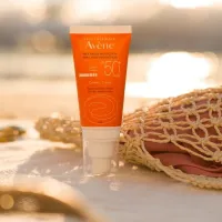 AVENE CREME SOLAIRE POUR PEAUX SENSIBLES SECHES