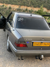 voitures-mercedes-classe-e-1996-124-hamma-setif-algerie